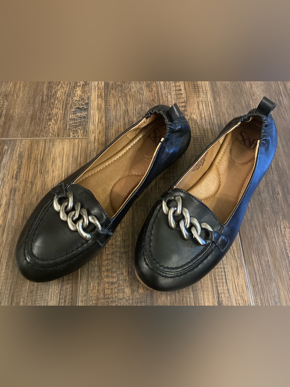 Söfft Kadyn Black Leather Chain Link Flats